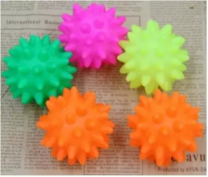 Игрушка для собак бигзу мяч 6 см игольчатый 02872