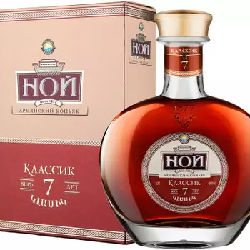 Коньяк ной классик 0.5 л 40% 7 лет п/у арарат армения