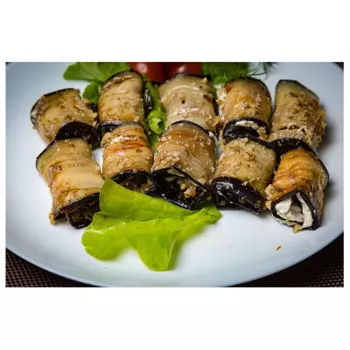 Рулетики из баклажанов с сыром и орехами 20 г сп ф