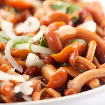 Салат из опят по-корейски, собственное производство в упаковке