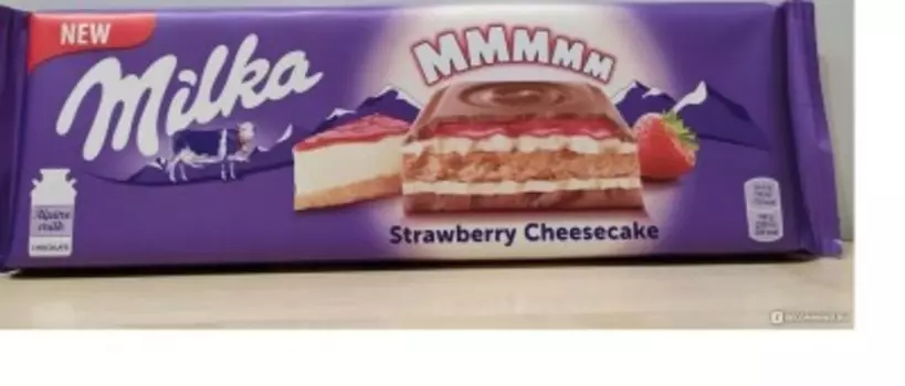Шоколад Milka 300 г молочный с начинкой со вкусом чизкейка клубничной начинкой и печеньем крафт