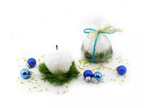 Свеча нг снежок на елке