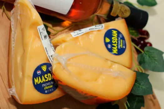 Сыр маасдам премиум 45% чернавский мз в/уп