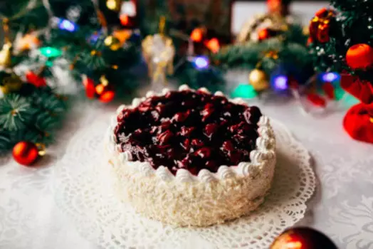 Торт Сочная вишня, собственное производство