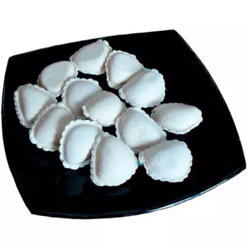 Вареники с творогом и изюмом