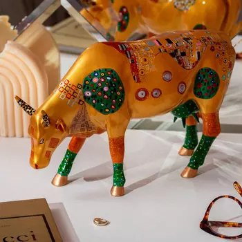 Коллекционная корова CowParade Russia Klimt Kow