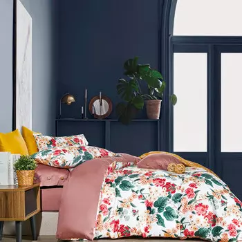 Комплект постельного белья евро Anabella Asabella, цветы на ванильном, простыня брусничная