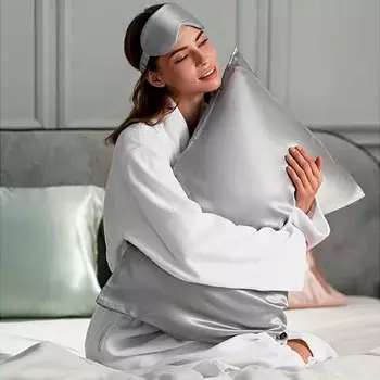 Маска для сна из натурального шелка Tkano Essential светло-серого цвета