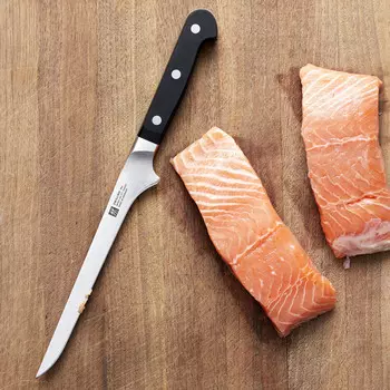 Нож филейный Zwilling Pro, лезвие 18см