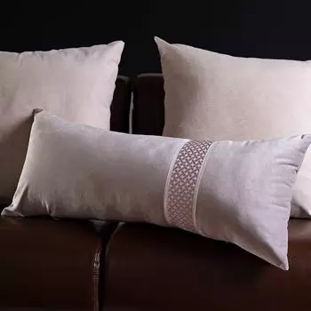 Подушка декоративная Pikamo 70x30см с бордюром