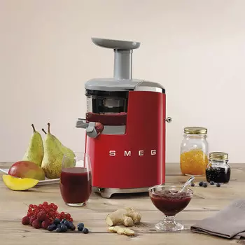Соковыжималка шнековая Smeg 50’s Style, цвет красный