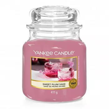 Свеча средняя Yankee Candle Сливовый саке