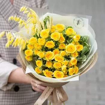 Букет кустовых роз «Лимонный пирог»