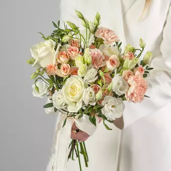Букет невесты «Сливочный персик»