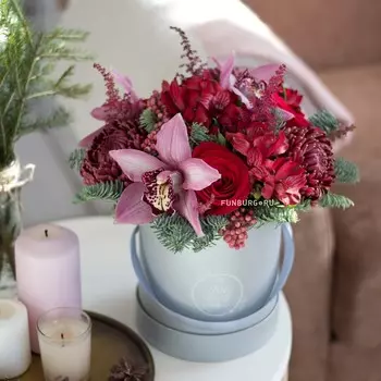 Цветы в шляпной коробке «Мускат»