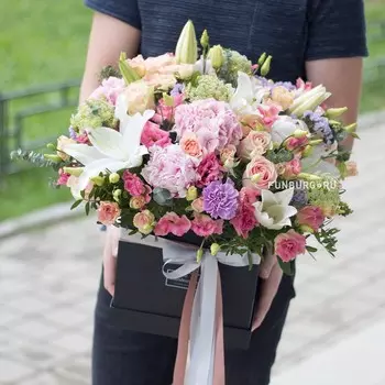 Цветы в шляпной коробке «Райский сад»