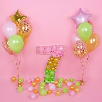 Фигура из шаров в технике аэромозаика «Цифра» (леденец)