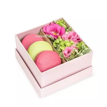 Композиция с макарунами «Кусочек счастья»