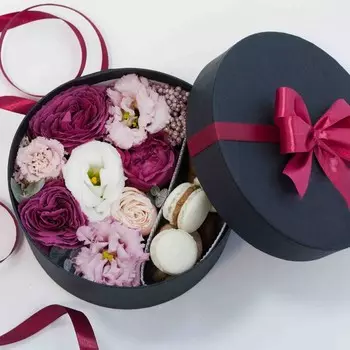 Композиция с макарунами «Мгновение»