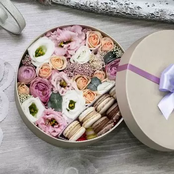 Композиция с макарунами «Сливочный мусс»