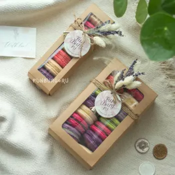 Коробочка с макарунами «Приятный сюрприз»