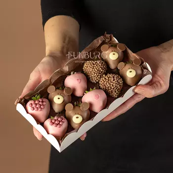 Набор клубники в шоколаде «Мишки» S в розовом