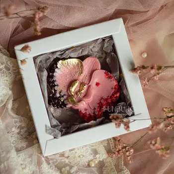 Орхидея из бельгийского шоколада клубничный шоколад