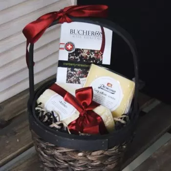 Подарочная корзина «Сырная» №1