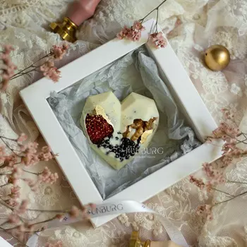 Сердце из бельгийского шоколада белый шоколад