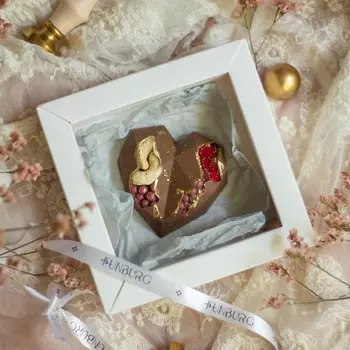 Сердце из бельгийского шоколада молочный шоколад