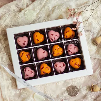 Сердечки из бельгийского шоколада M апельсин и клубника