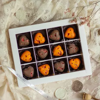 Сердечки из бельгийского шоколада M апельсин и молочный