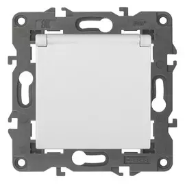 Розетка 2P+E Schuko со шторками с крышкой Эра 14-2103-01