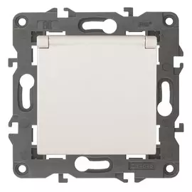 Розетка 2P+E Schuko со шторками с крышкой Эра 14-2103-02