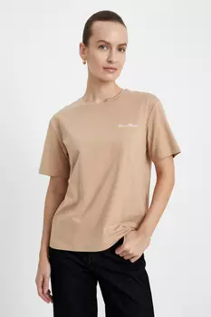 Базовая футболка прямого кроя