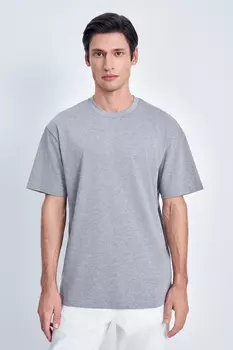 Базовая футболка прямого силуэта