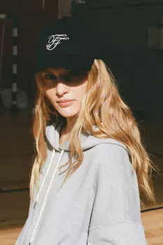 Бейсболка унисекс из коллаборации с walk of shamе