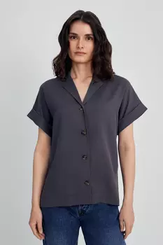 Блузка с коротким рукавом и v-образным вырезом