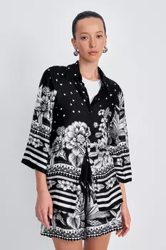 Блузка с укороченным рукавом и принтом