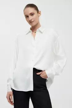 Блузка свободного силуэта с отложным воротником