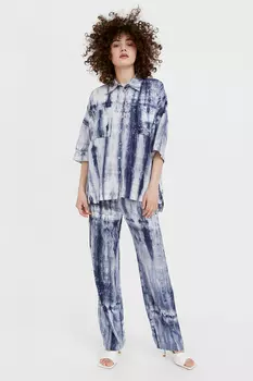 Брюки прямого кроя на средней посадке