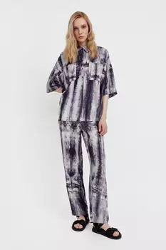 Брюки прямого кроя на средней посадке