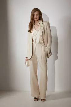 Брюки с защипами