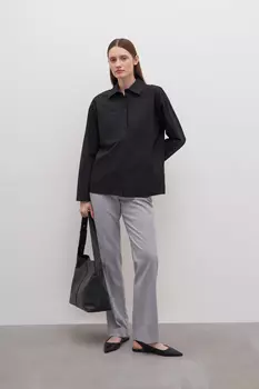 Брюки свободного кроя со стрелками