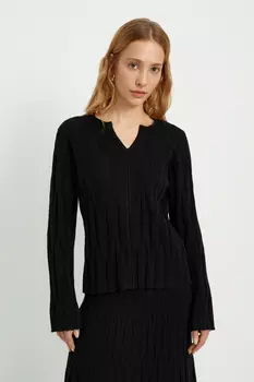 Джемпер полуприлегающего силуэта с округлой горловиной