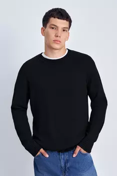 Джемпер прямого силуэта с округлой горловиной