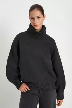 Джемпер с воротником-стойкой и объемными рукавами