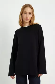 Джемпер свободного силуэта с широкими рукавами