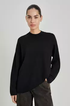 Джемпер свободного силуэта с высоким воротником