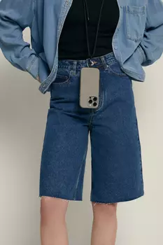 Джинсовые шорты с потертостями